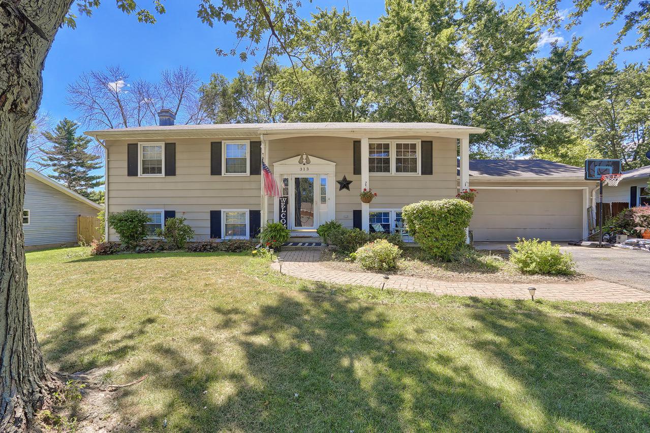 313 E Franklin St., Fisher, IL 61843