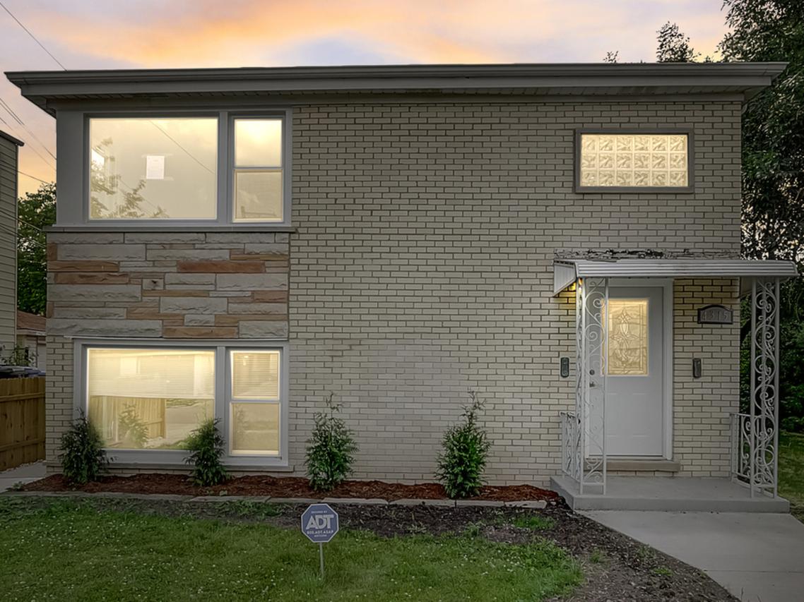 4315 W Melrose St., Chicago, IL 60641