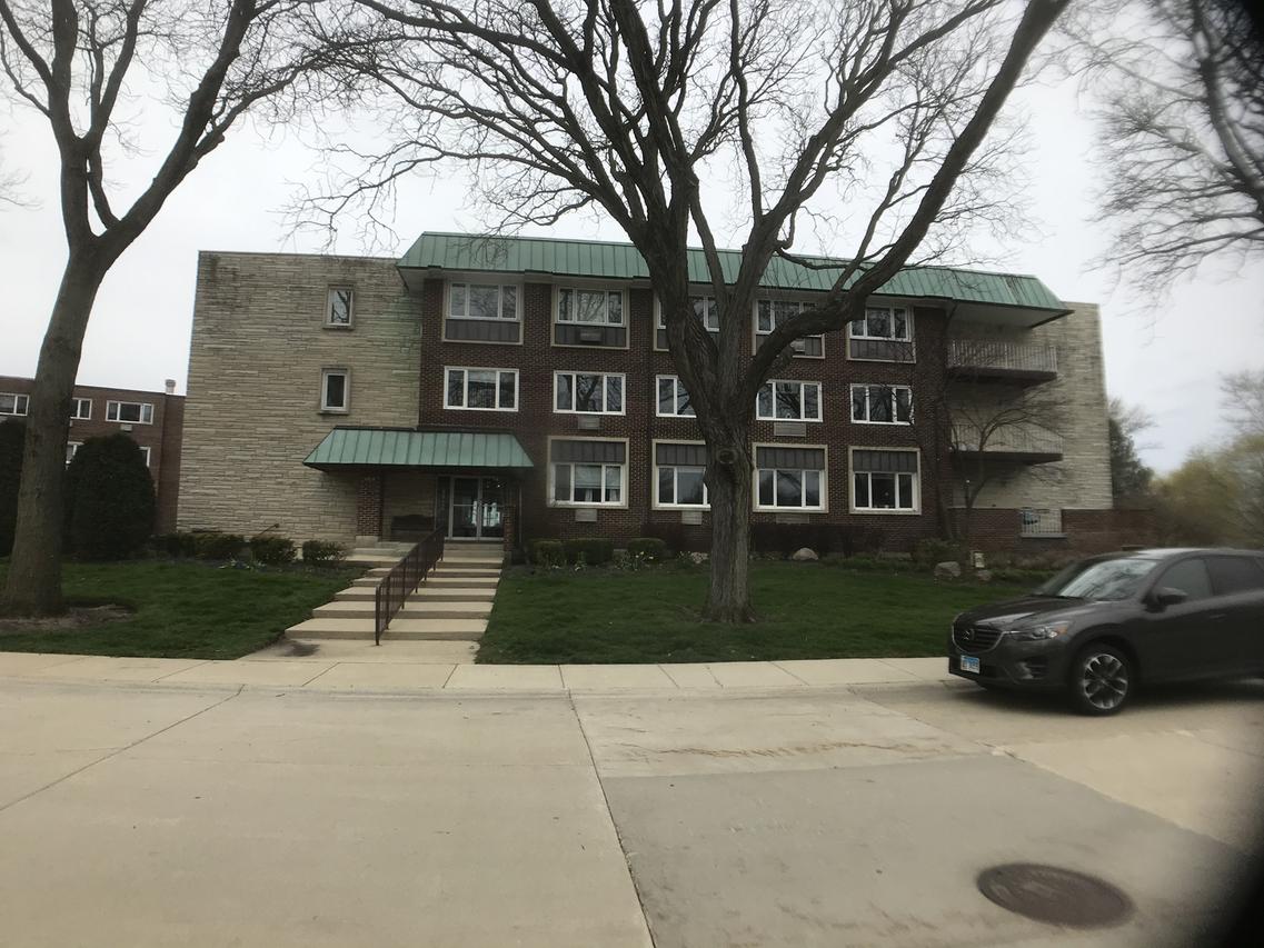 2812 E Bel Aire Dr. #303, Arlington Heights, IL 60004