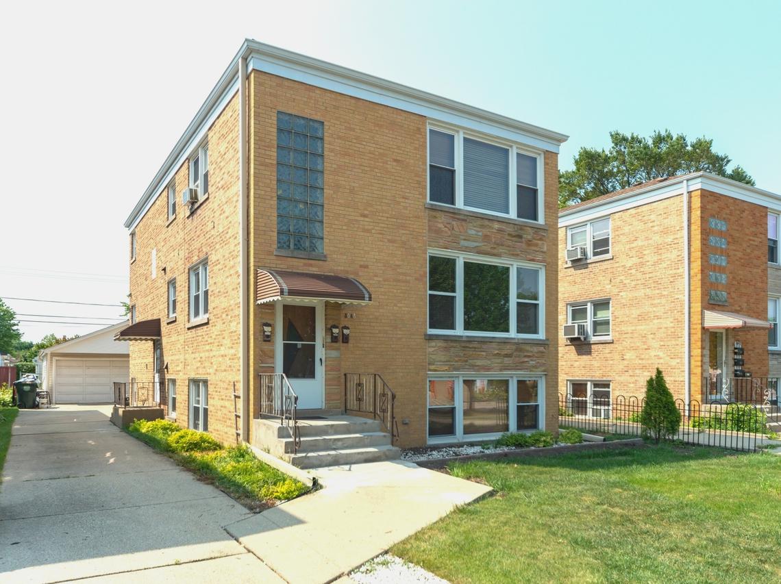 8048 N Oriole Ave., Niles, IL 60714