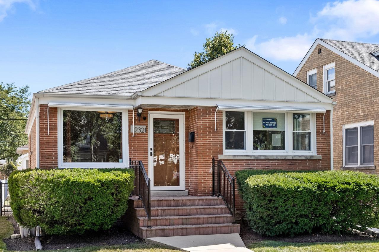 2321 S 12th Ave., North Riverside, IL 60546