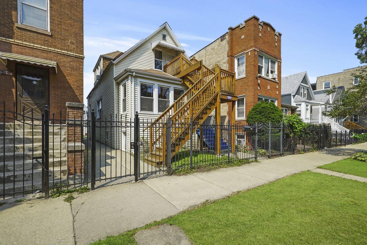 2442 N Avers Ave., Chicago, IL 60647