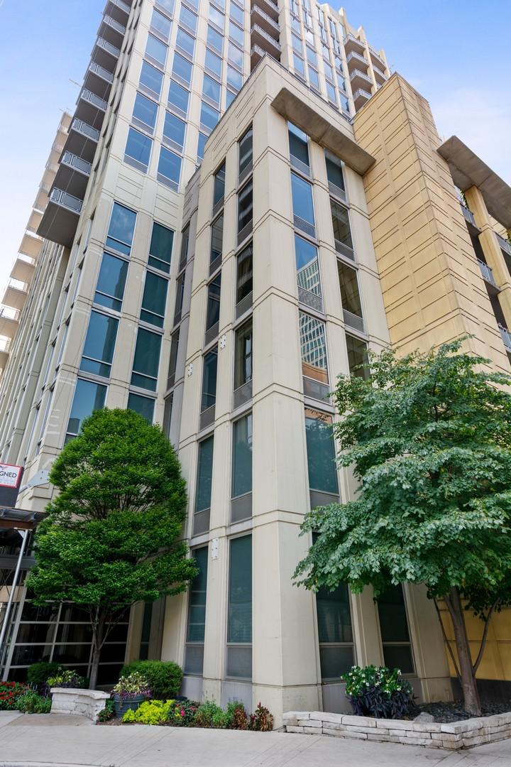 720 N Larrabee St. #1302, Chicago, IL 60654
