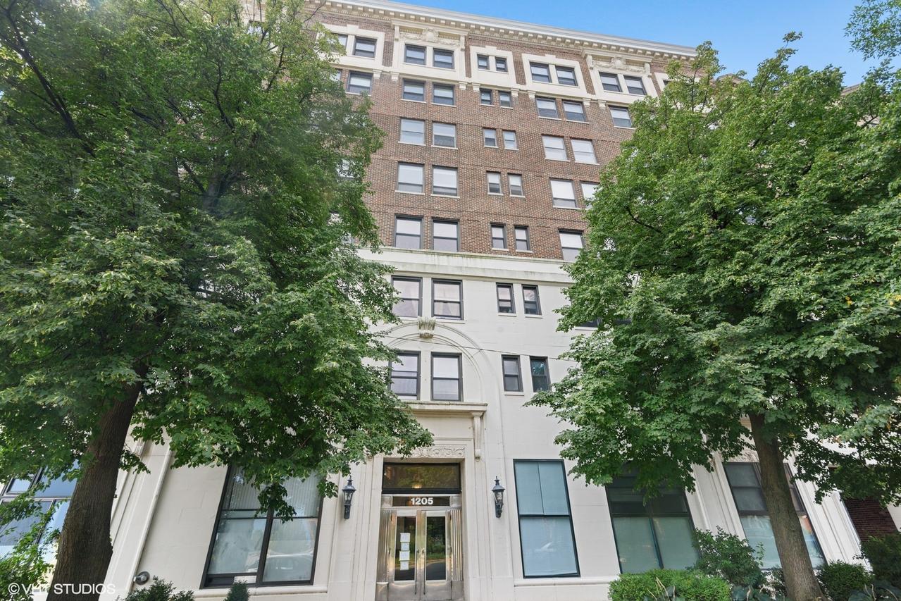 1205 W Sherwin Ave. #507, Chicago, IL 60626