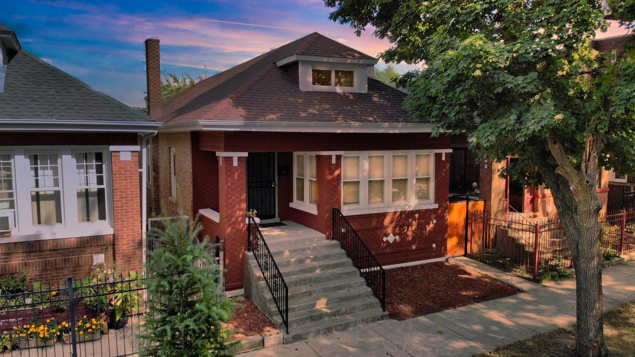 6221 S Talman Ave., Chicago, IL 60629