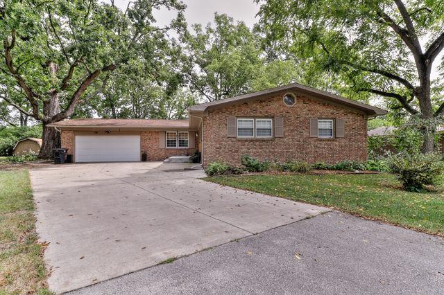 708 E Woodland Dr., St. Joseph, IL 61873