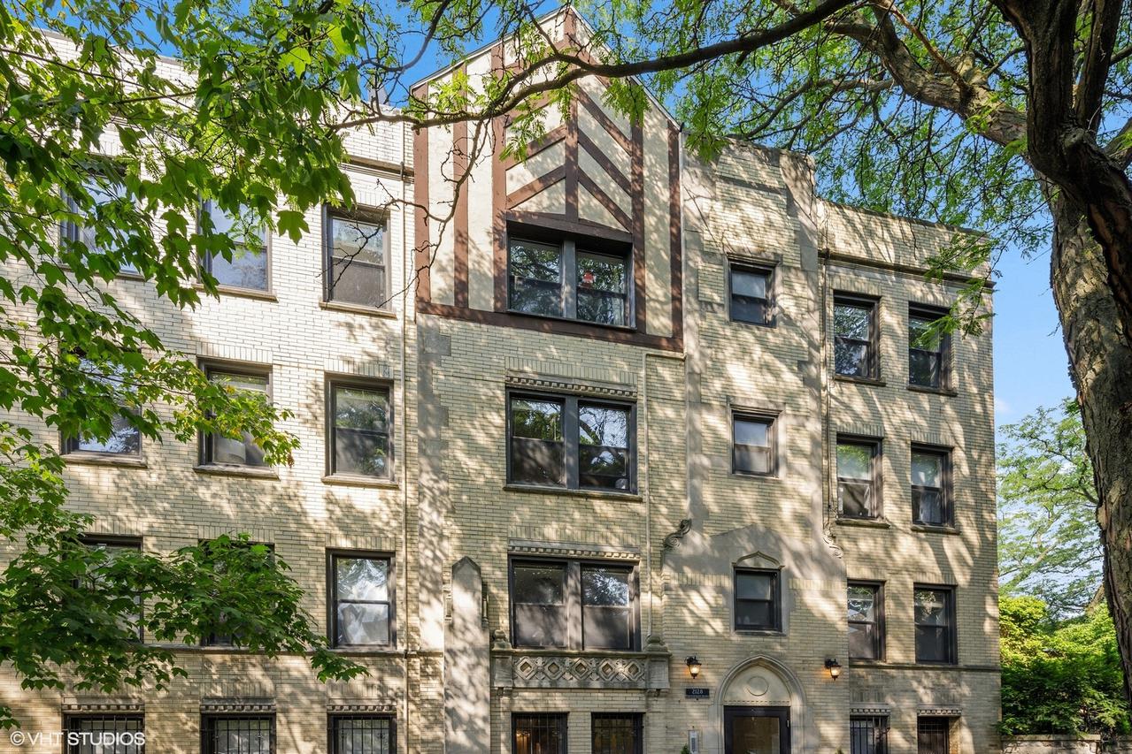 2128 N Hudson Ave. #304, Chicago, IL 60614