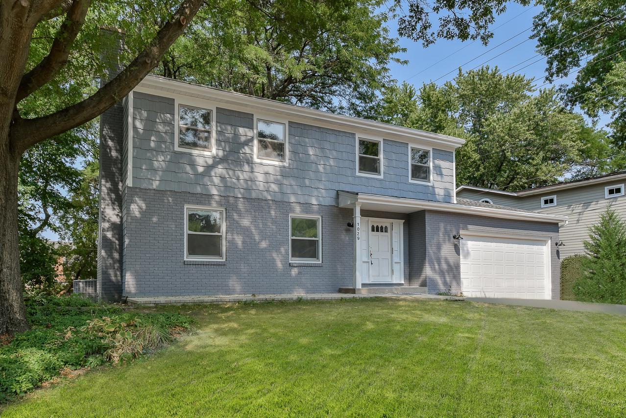 1029 Anne Rd., Naperville, IL 60540