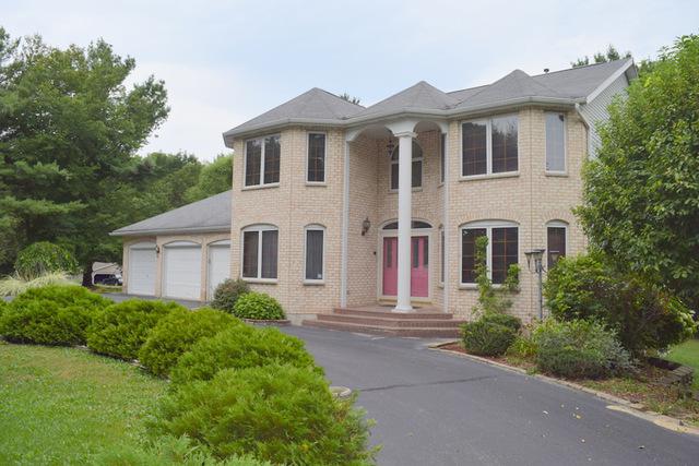1074 Woodside Dr., Freeport, IL 61032