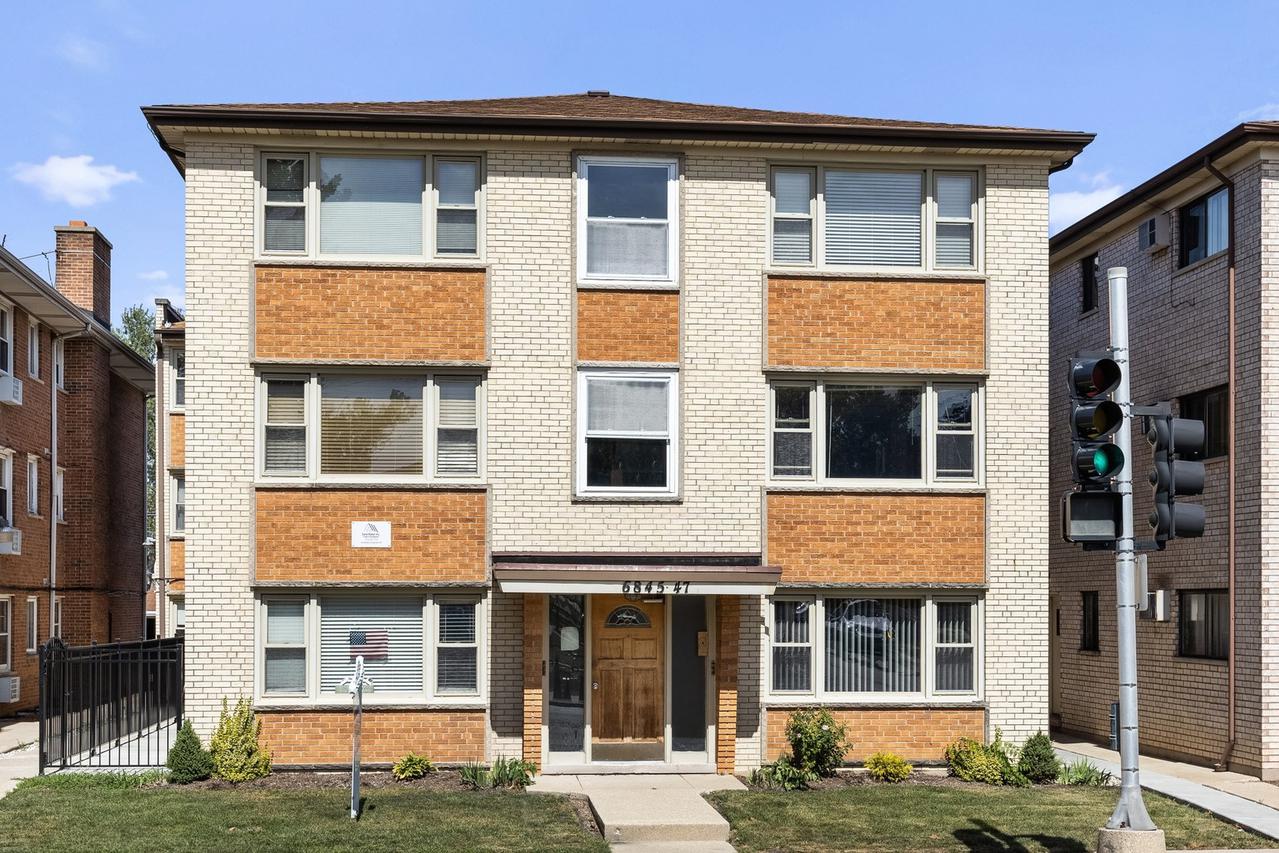 6845 N Northwest Hwy. #6845-2, Chicago, IL 60631