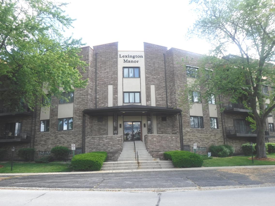 7100 W 95th St. #305, Oak Lawn, IL 60453