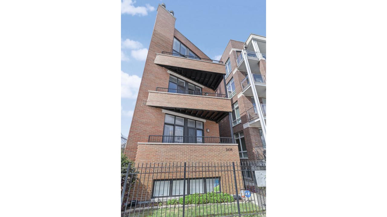 2438 N Clybourn Ave. #2, Chicago, IL 60614