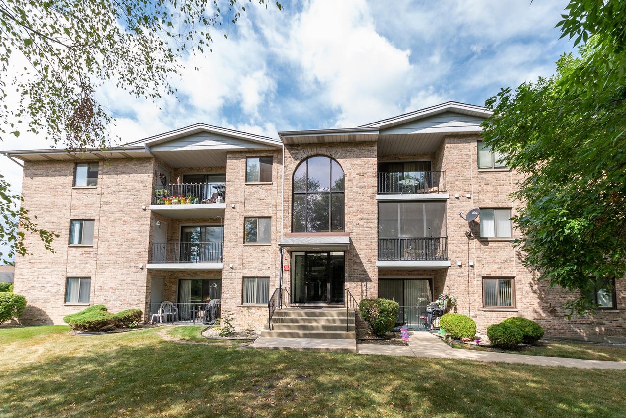 13256 W Circle Drive Pkwy. #501, Crestwood, IL 60418