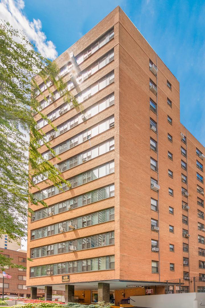 6118 N Sheridan Rd. #1002, Chicago, IL 60660