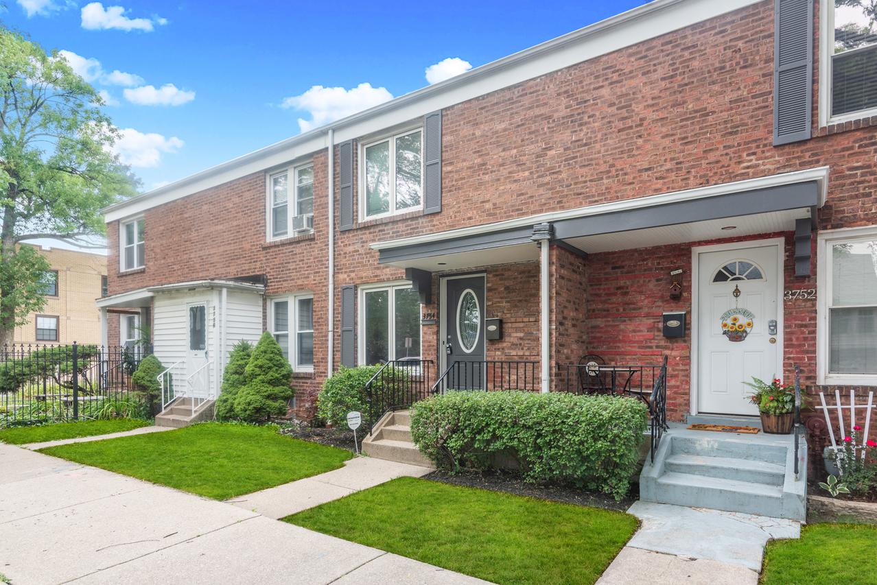 3754 W Cornelia Ave., Chicago, IL 60618