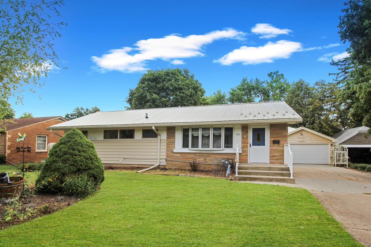 1561 S Demeter Dr., Freeport, IL 61032