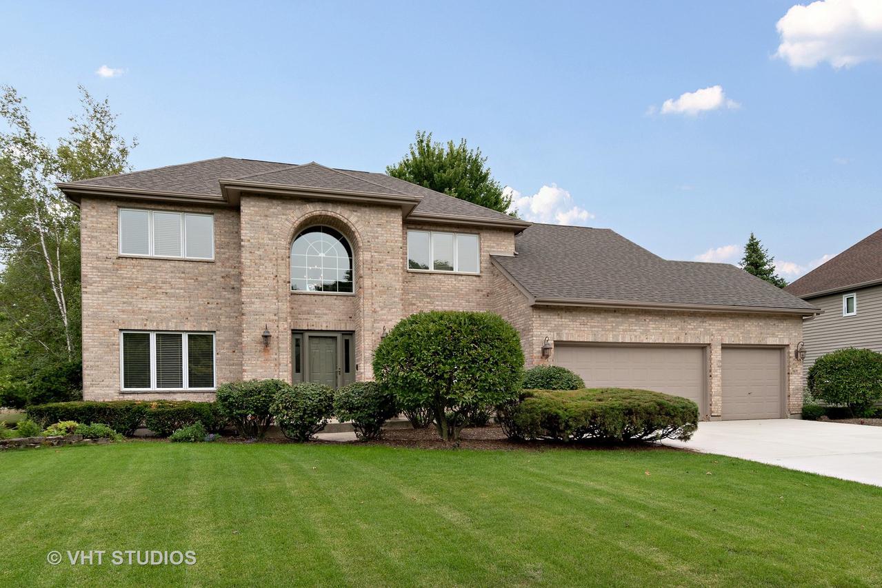 4388 Camelot Cir., Naperville, IL 60564