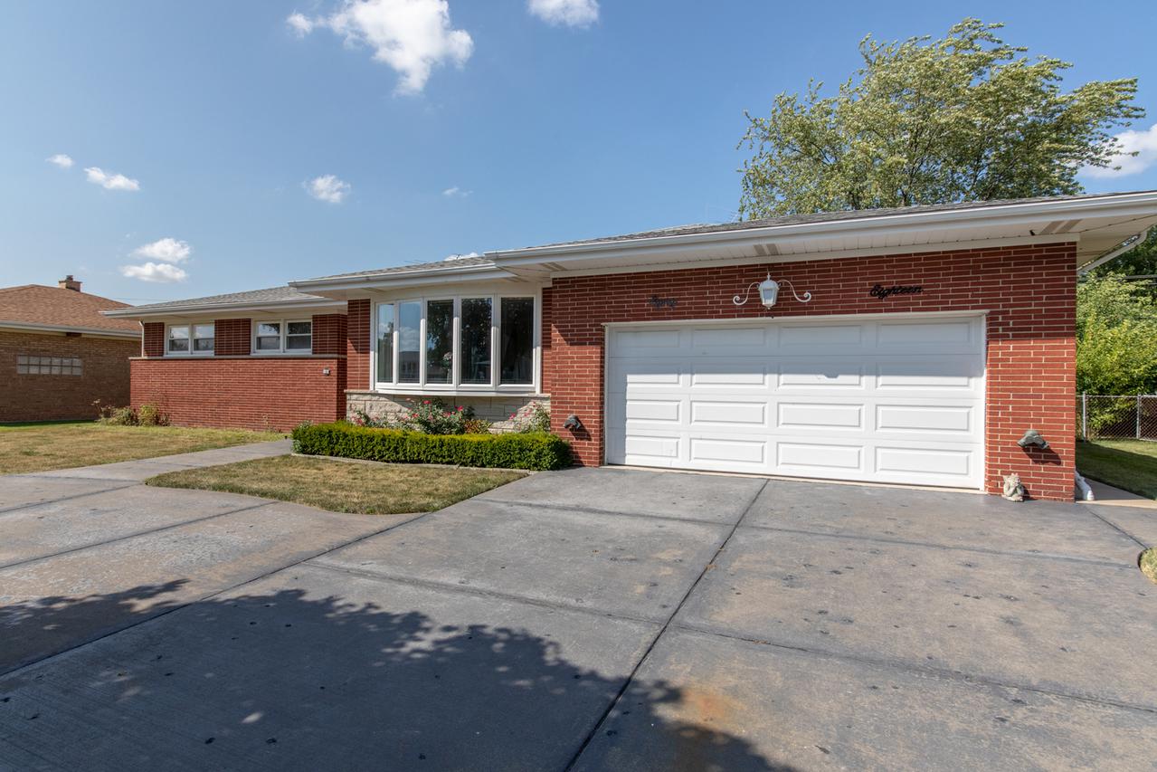 8018 W Gregory St., Norwood Park Township, IL 60656