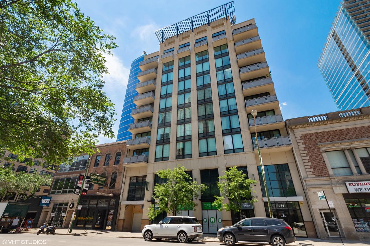 744 N Clark St. #303, Chicago, IL 60610