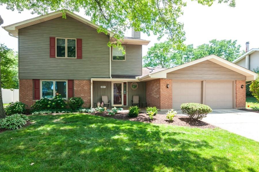 2S057 Colonial Ln., Lombard, IL 60148