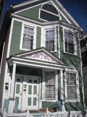 1438 W Barry Ave., Chicago, IL 60657