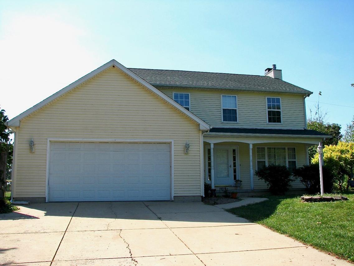 1212 Parkside Dr., Tuscola, IL 61953