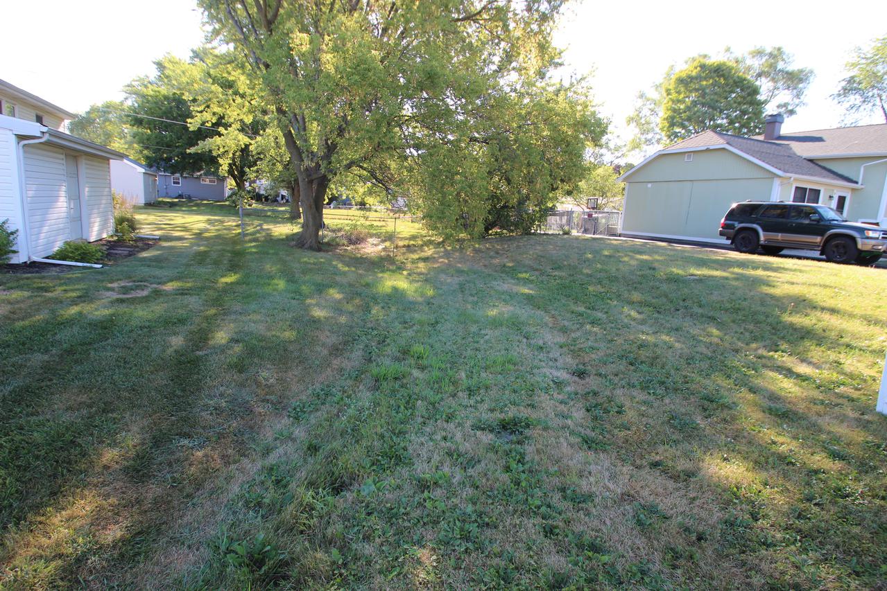 157 Midlothian Rd., Mundelein, IL 60060