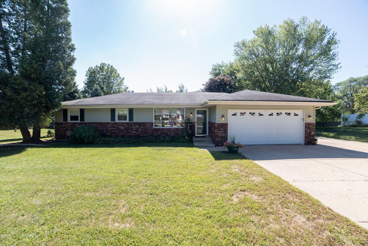 4237 Buggywhip, Roscoe, IL 61073