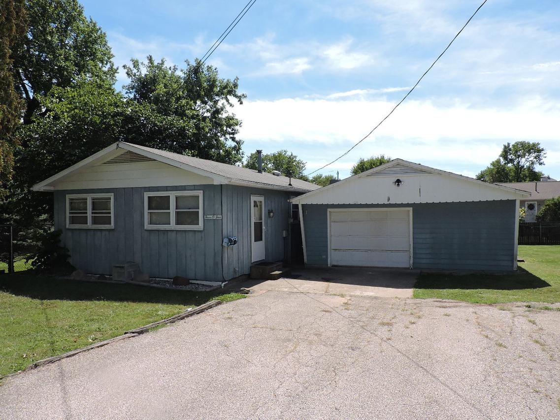 304 E 8th St., Georgetown, IL 61846
