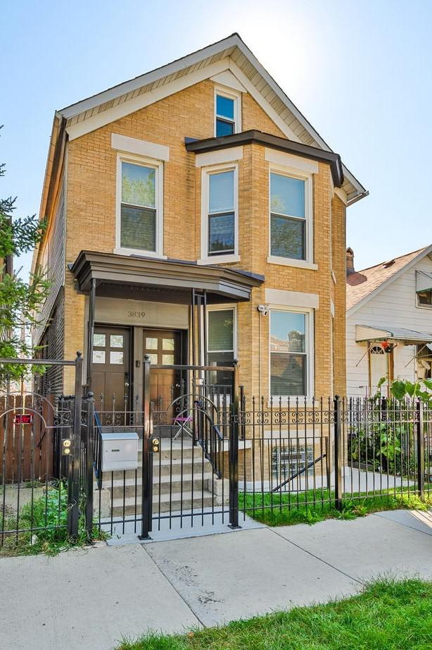 3839 S Honore St., Chicago, IL 60609