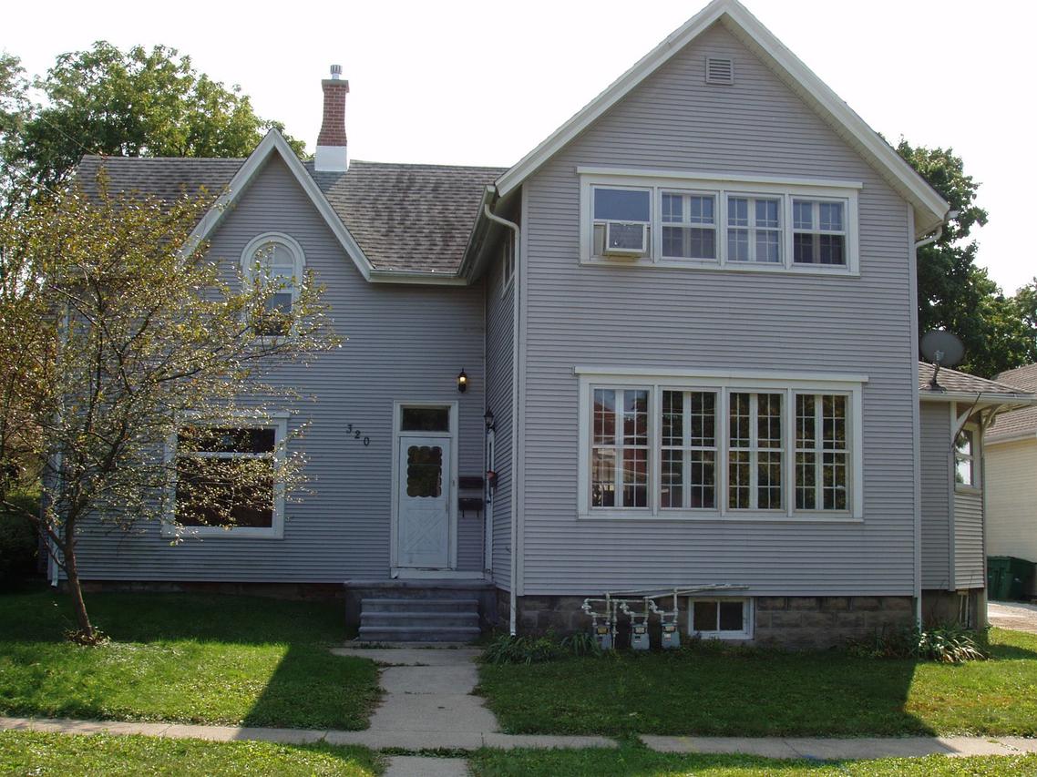 320 W Ottawa St., Sycamore, IL 60178