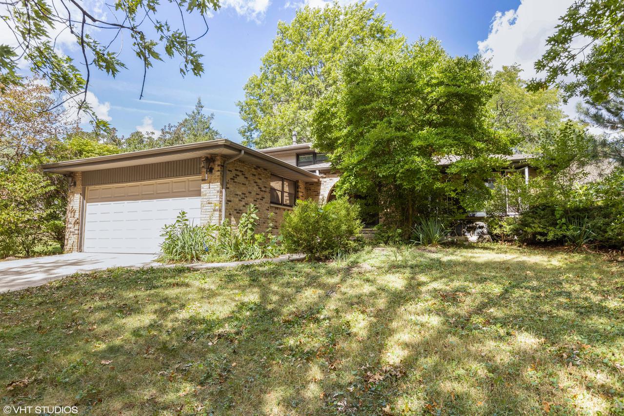 18W666 83rd St., Downers Grove, IL 60516