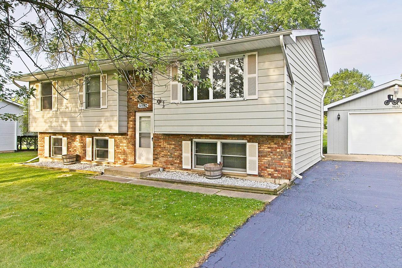 38662 Linden Ave., Zion, IL 60099