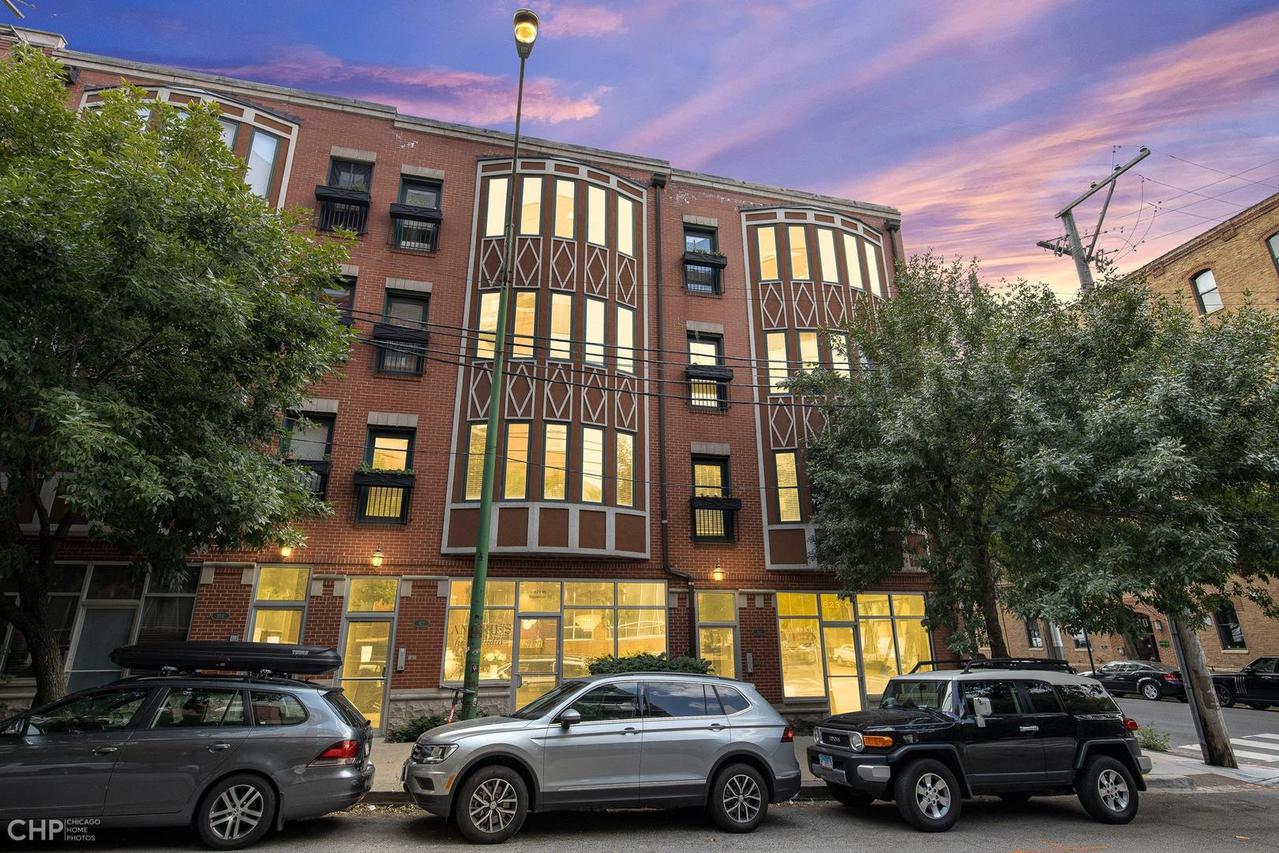 823 W Superior St. #4, Chicago, IL 60642