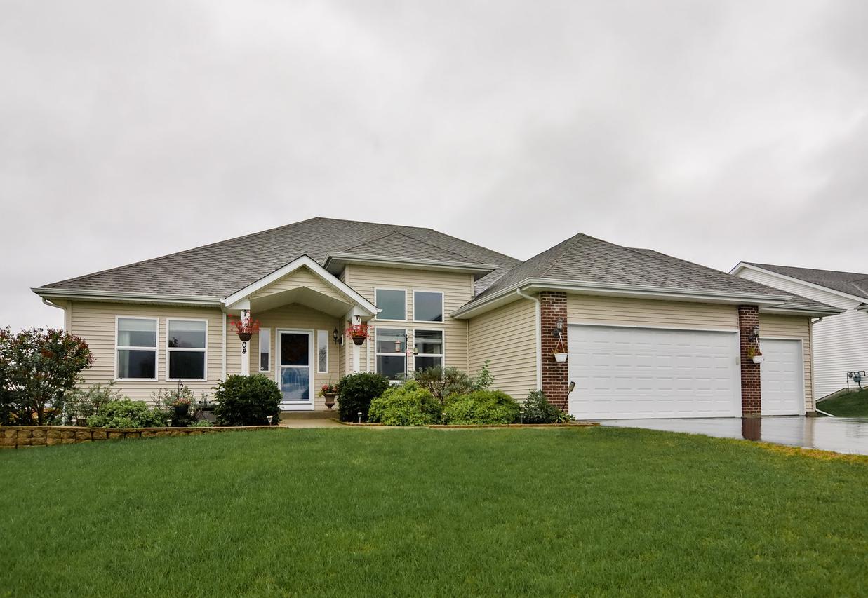 704 Ashleigh Ln., Roscoe, IL 61073