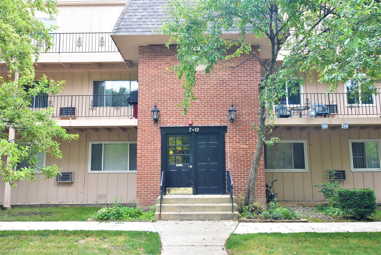 2510 Algonquin Rd. #9, Rolling Meadows, IL 60008