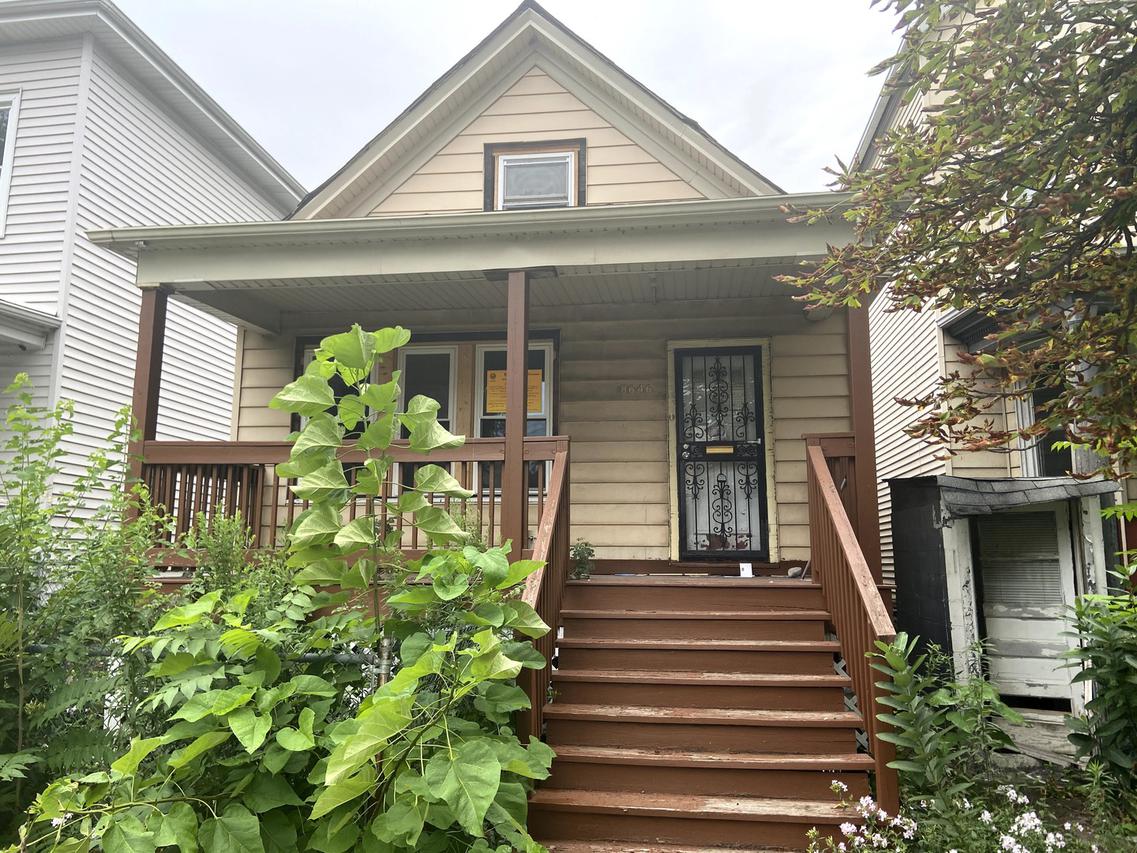 8646 S Manistee Ave., Chicago, IL 60617