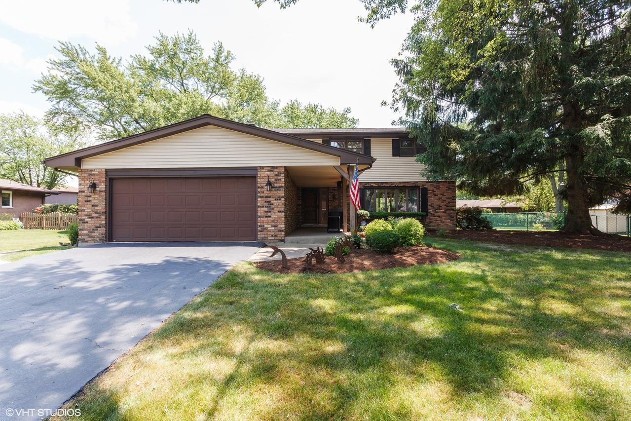 10S261 Hampshire Ln., Willowbrook, IL 60527