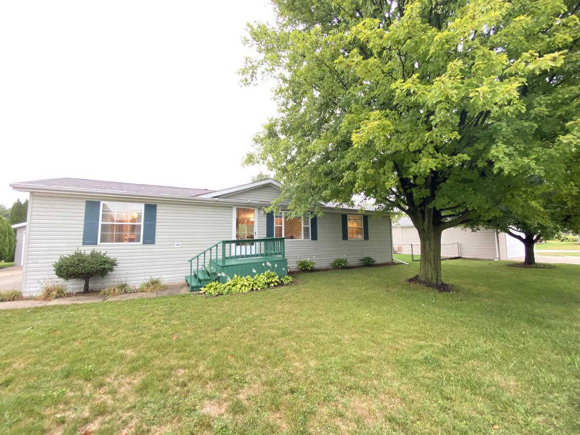 5532 White Pine Ln., Roscoe, IL 61073