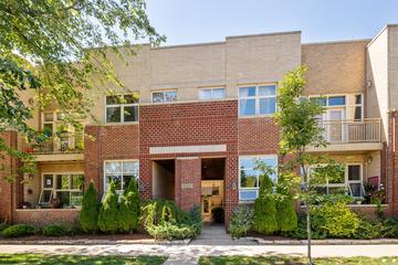 5318 N Ravenswood Ave. #201, Chicago, IL 60640