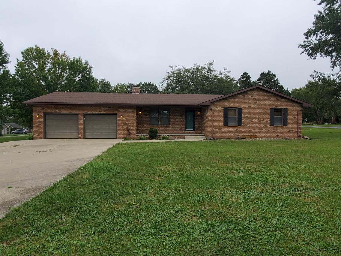 1617 W Hickory Dr., Mahomet, IL 61853