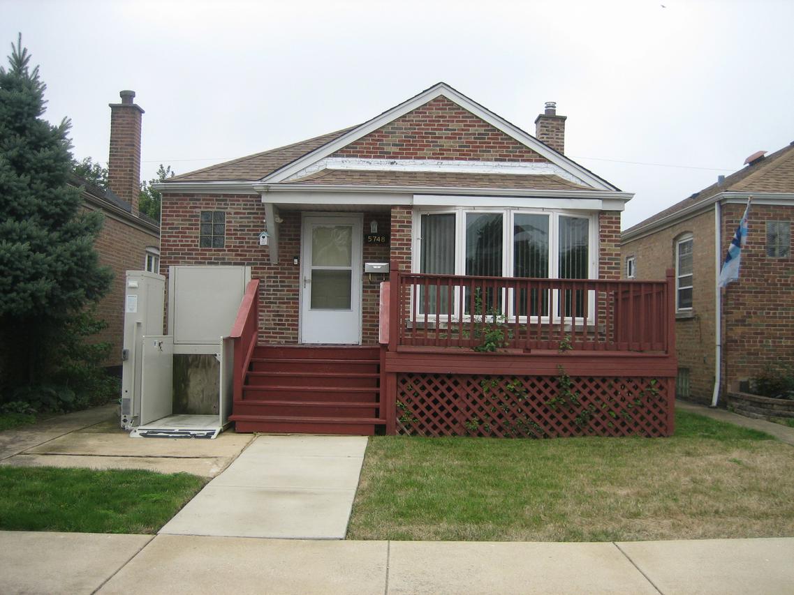 5748 S Natoma Ave., Chicago, IL 60638