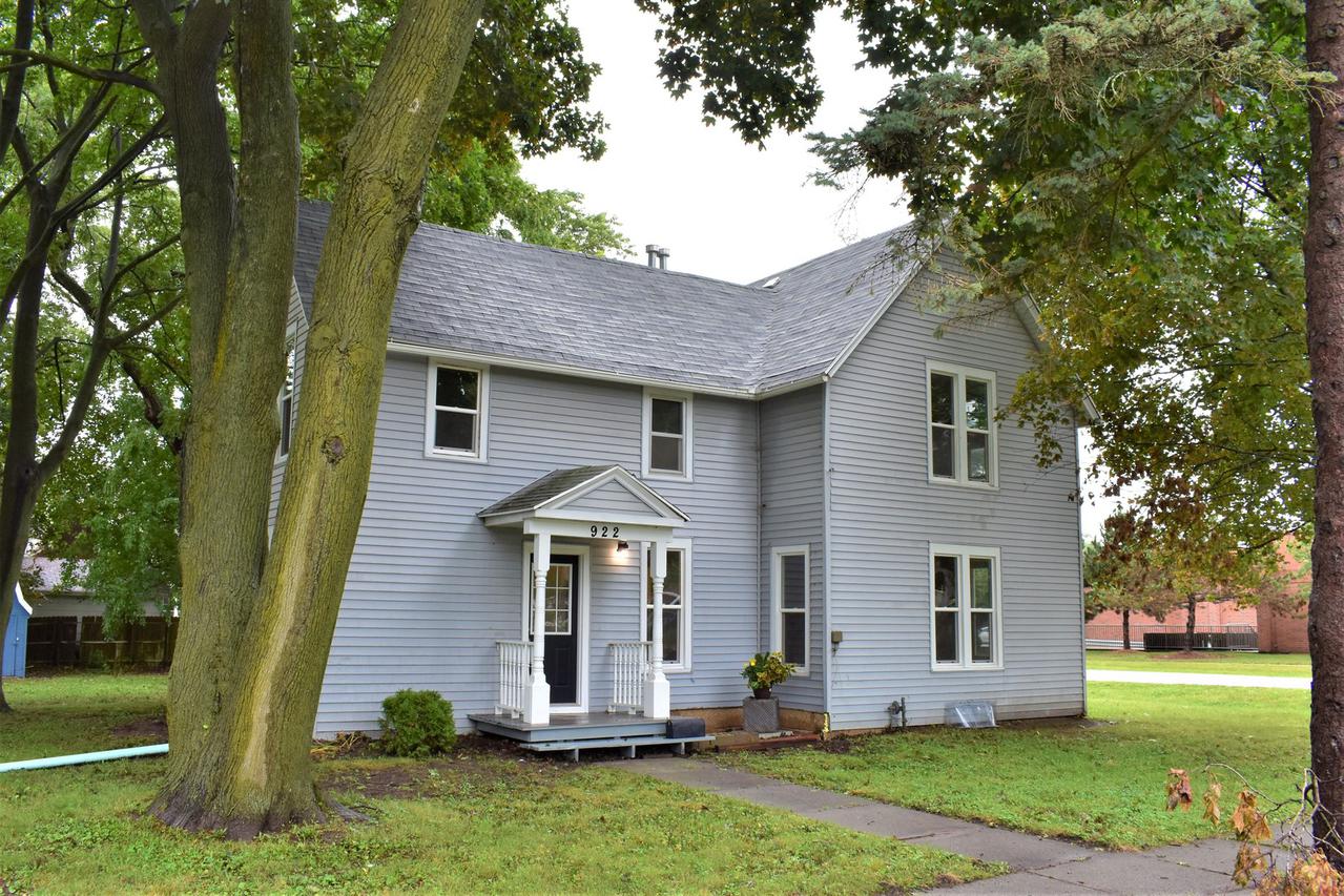 922 Van Buren St., Belvidere, IL 61008