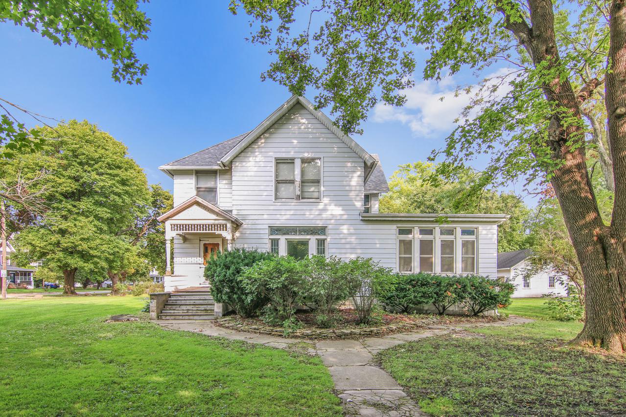 285 N Main St., Leland, IL 60531