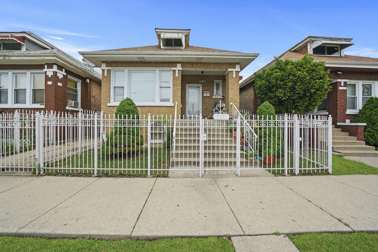 5931 S Fairfield Ave., Chicago, IL 60629