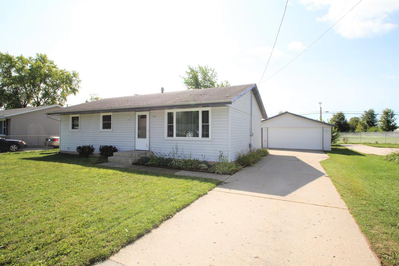 817 Copper Dr., Machesney Park, IL 61115
