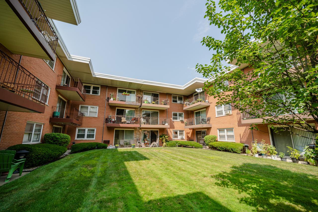 5432 W Windsor Ave. #1E, Chicago, IL 60630