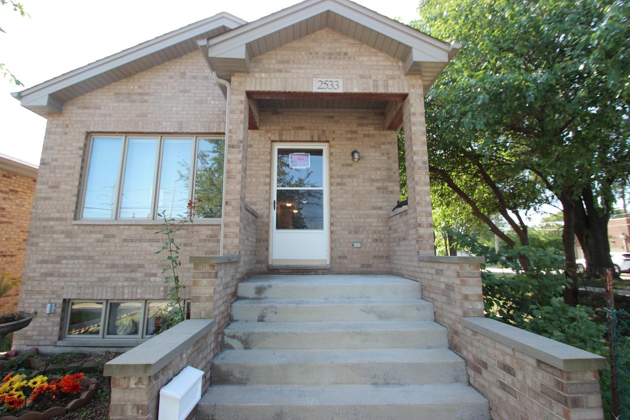 2533 S Hillock Ave., Chicago, IL 60608