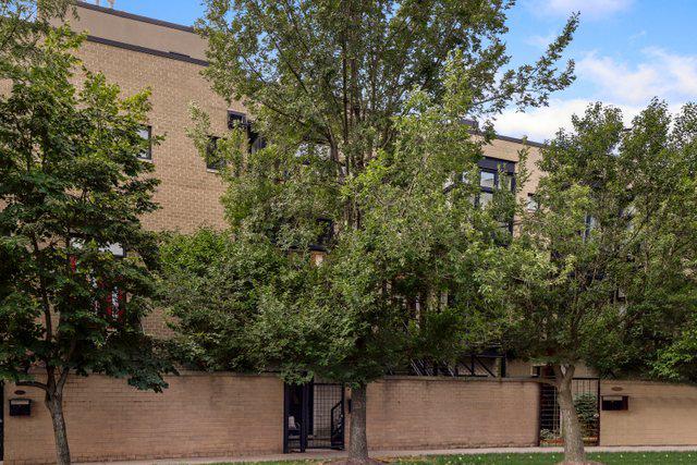 1703 W Diversey Pkwy., Chicago, IL 60614