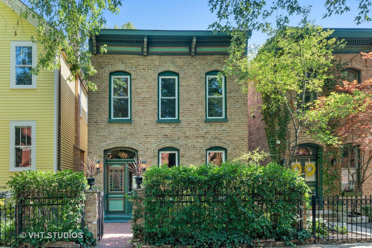 2133 W Schiller St., Chicago, IL 60622